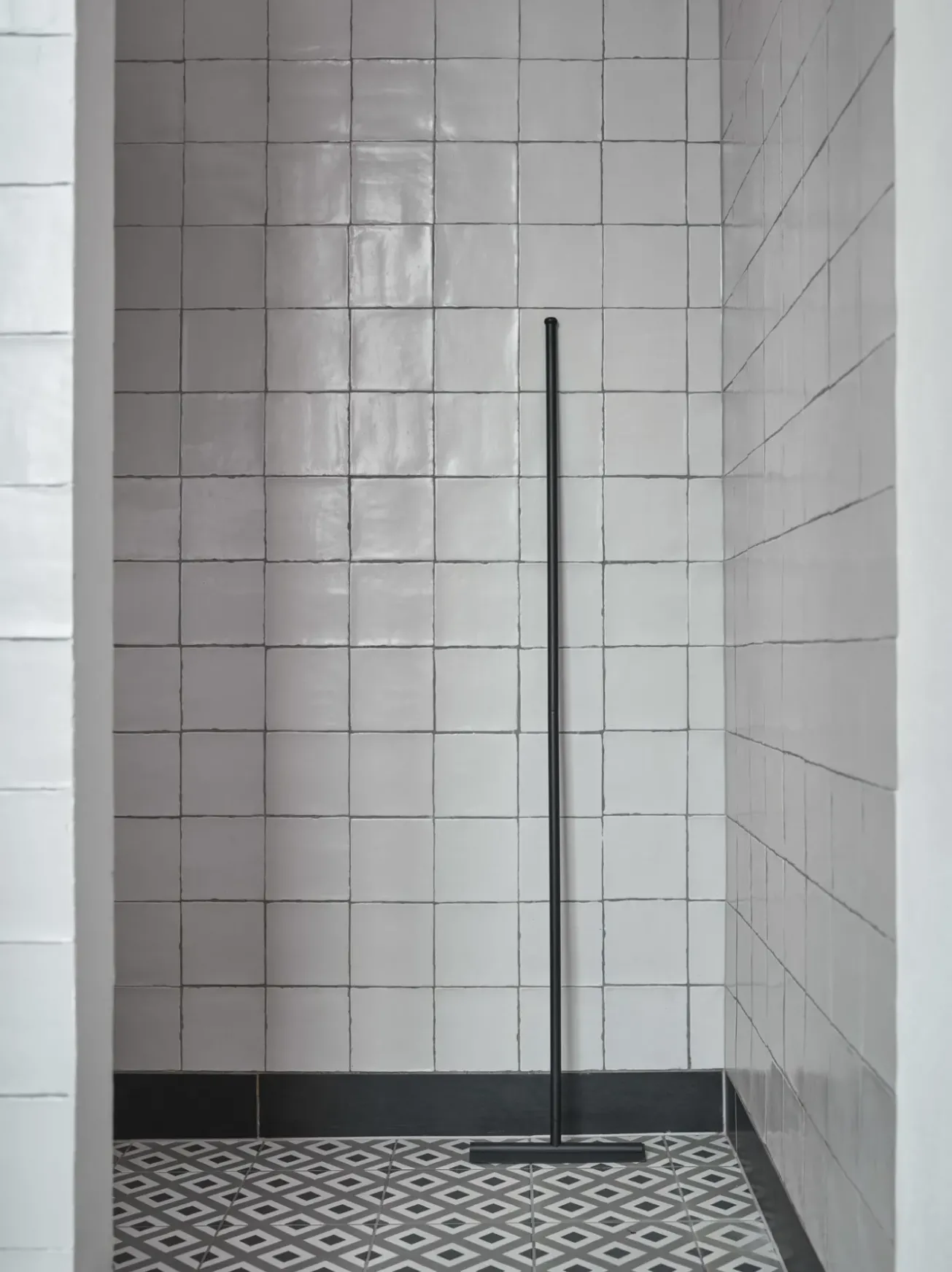Bath & Living Aquanova ARVID floor wiper (black) ARVBWL-09