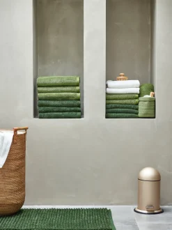 Bath & Living Aquanova Bath mat AXEL color Moss (AXEBM-125)