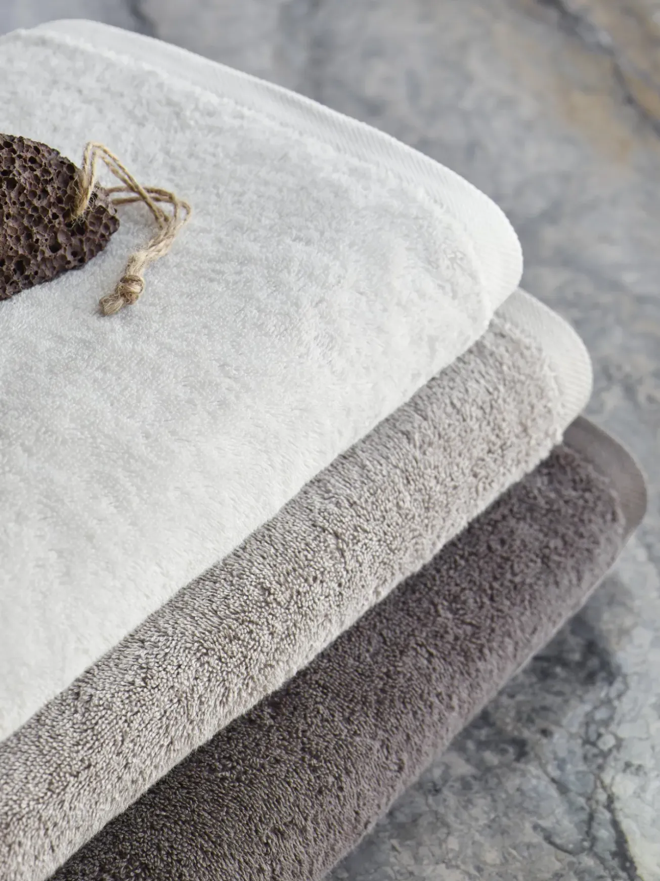 Bath & Living Aquanova Bath textiles LONDON color