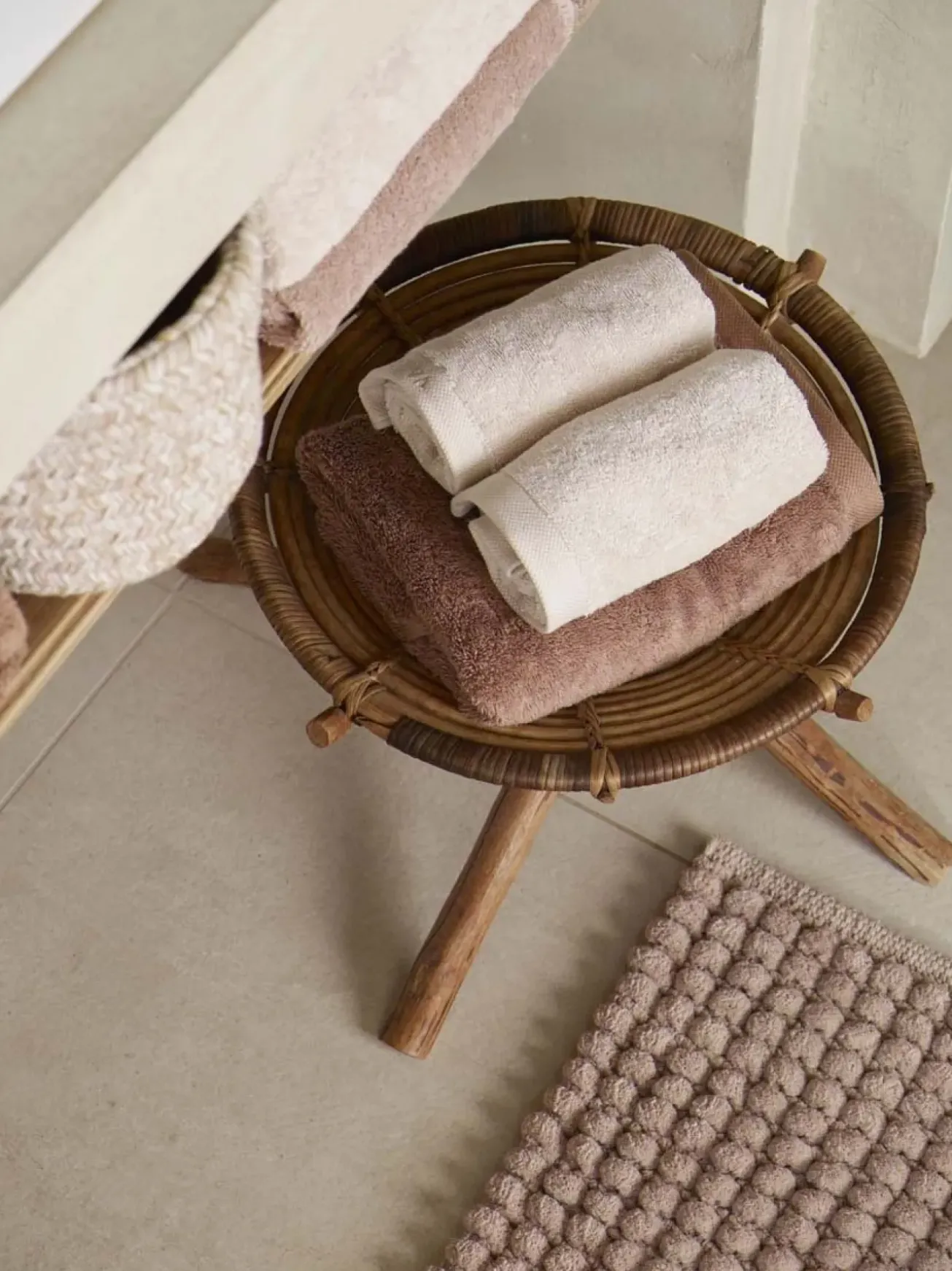 Bath & Living Aquanova Bath textiles LONDON color