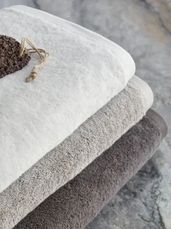 Bath & Living Aquanova Bath towel 70x130 cm LONDON color (set/3)