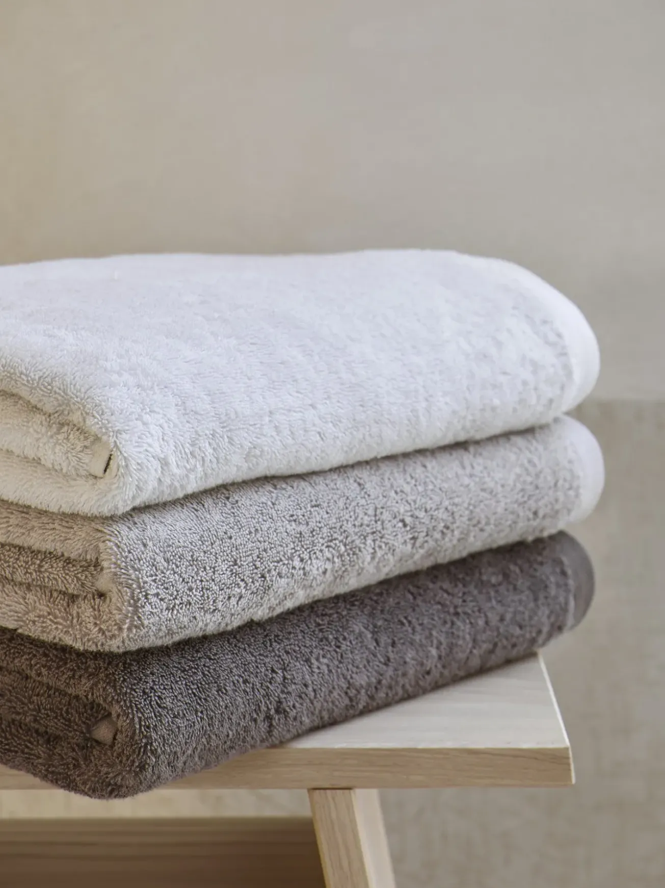 Bath & Living Aquanova Bath towel 70x130 cm LONDON color (set/3)
