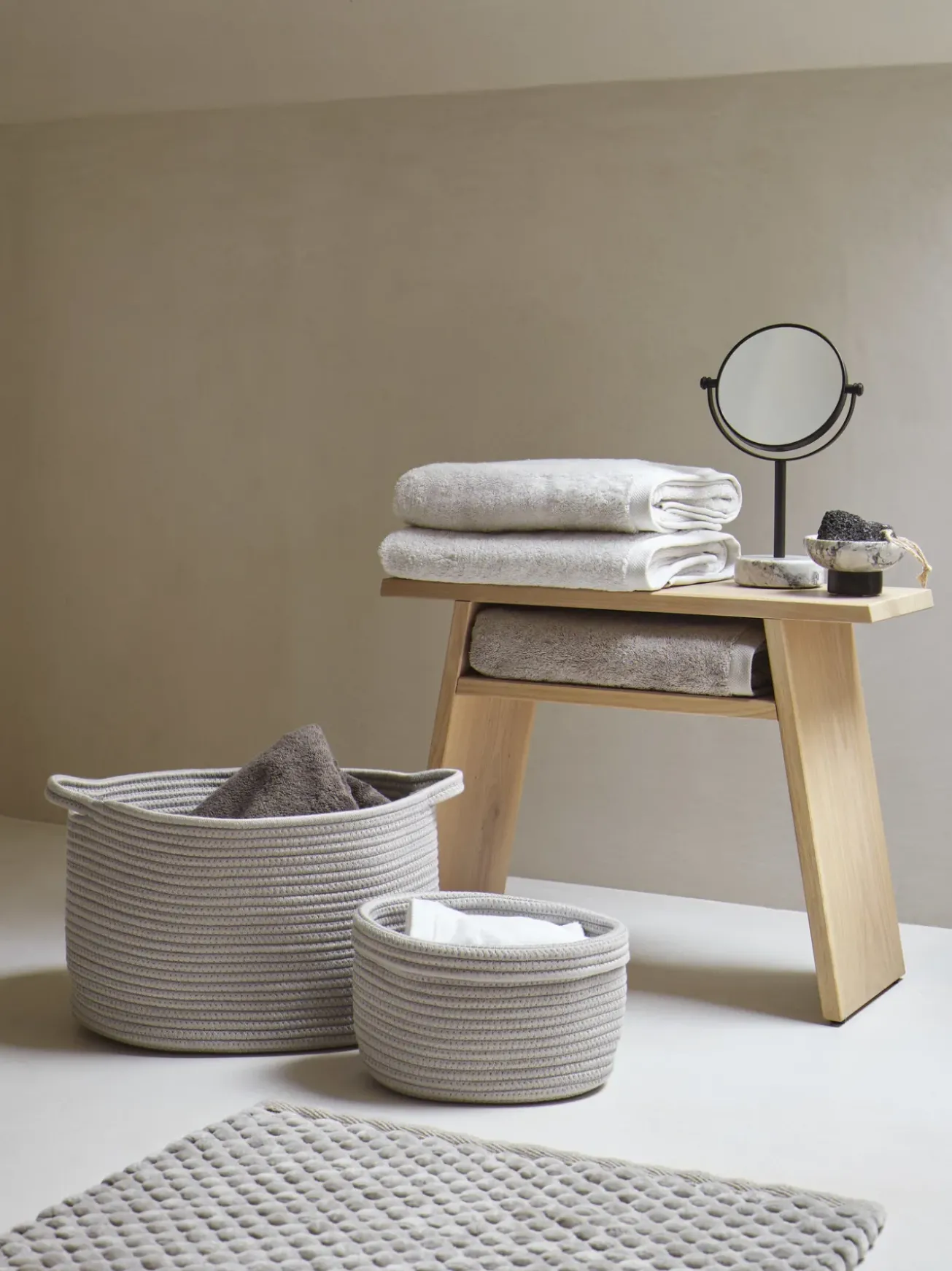 Bath & Living Aquanova Cosmetic mirror NERO color Alba (grey)