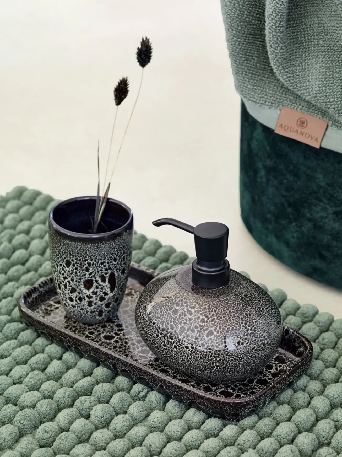 Bath & Living Aquanova Cup / toothbrush holder UGO color Olive Black-994 (black)