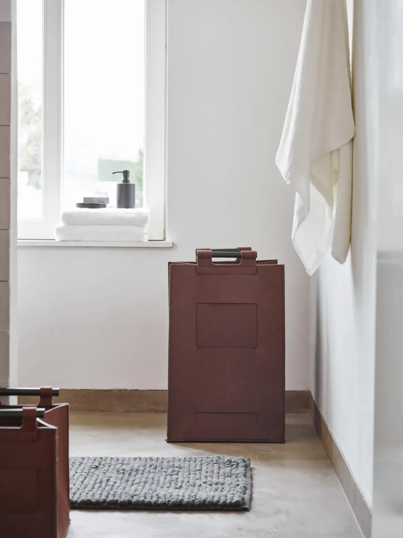 Bath & Living Aquanova Laundry basket LUZ color (brown)