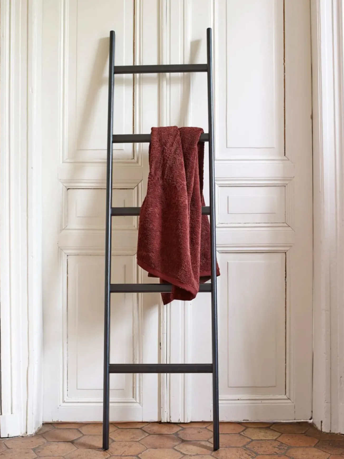Bath & Living Aquanova Oak towel ladder MINK color black (MINTLL-09)