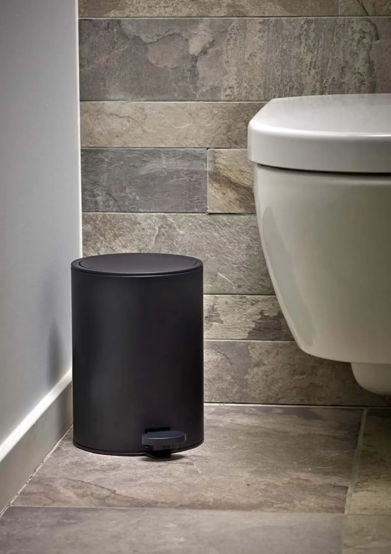 Bath & Living Aquanova Pedal bin RAF color (3 liters)