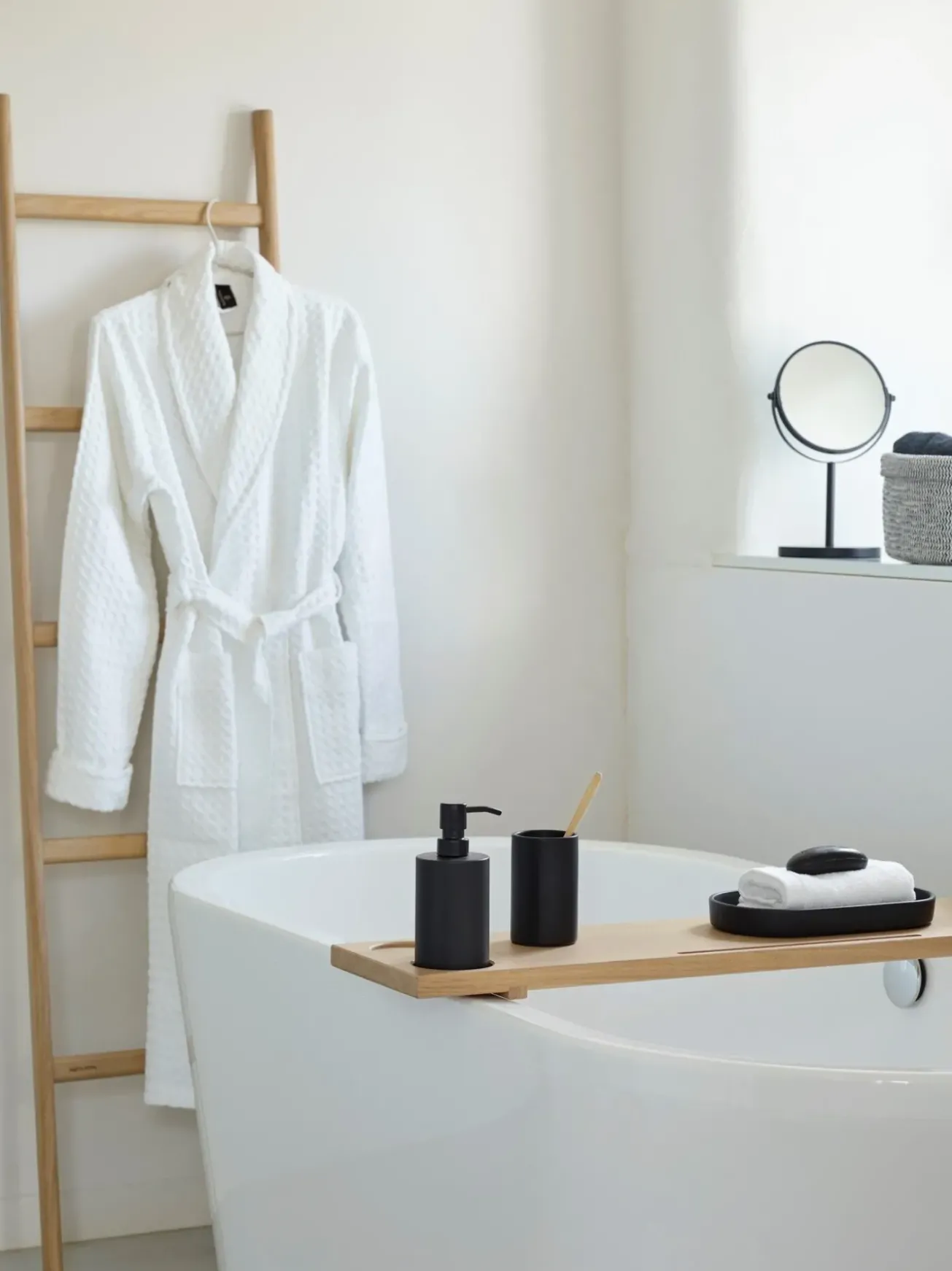 Bath & Living Aquanova Soap dispenser FORTE color (Medium)