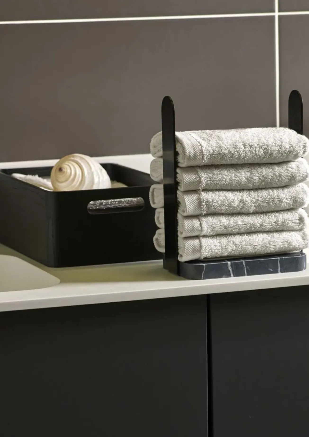 Bath & Living Aquanova Storage box square COLE color