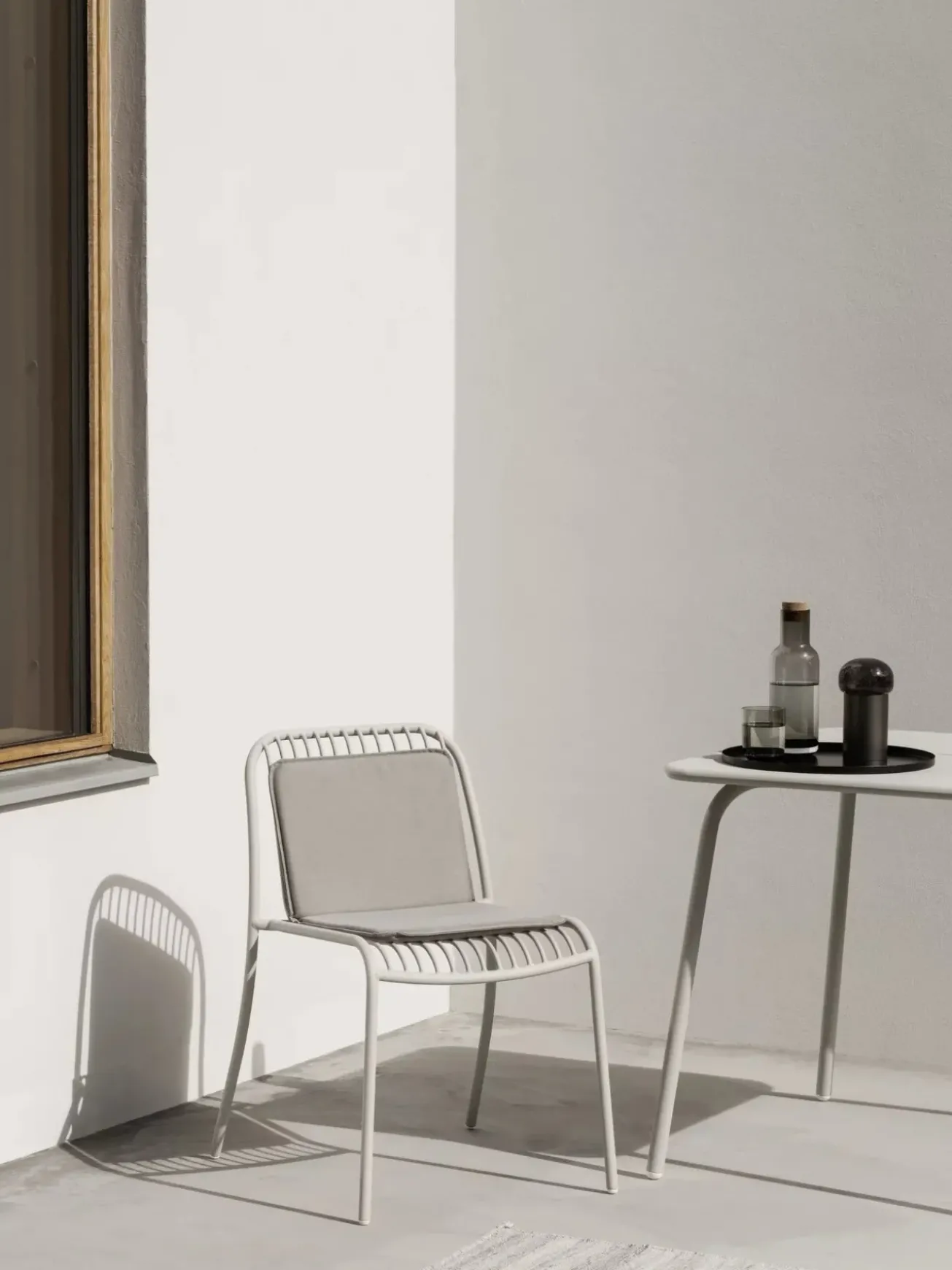 Bath & Living Blomus YUA garden table 80 x 80 cm - Silk Gray (62186)