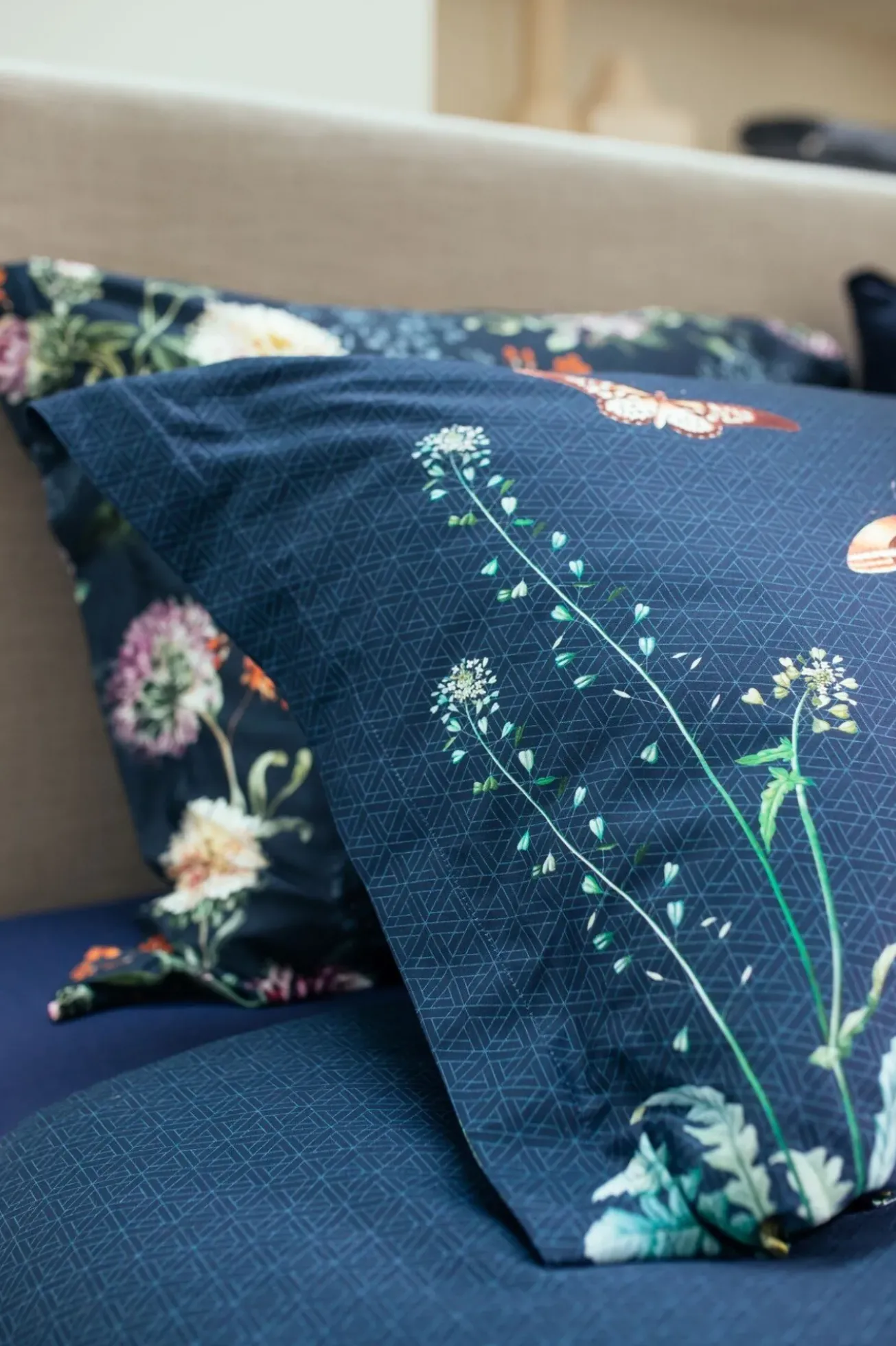 Bath & Living Vandyck Duvet cover FLOWERY Blue Ink 140x220 cm (satin cotton)