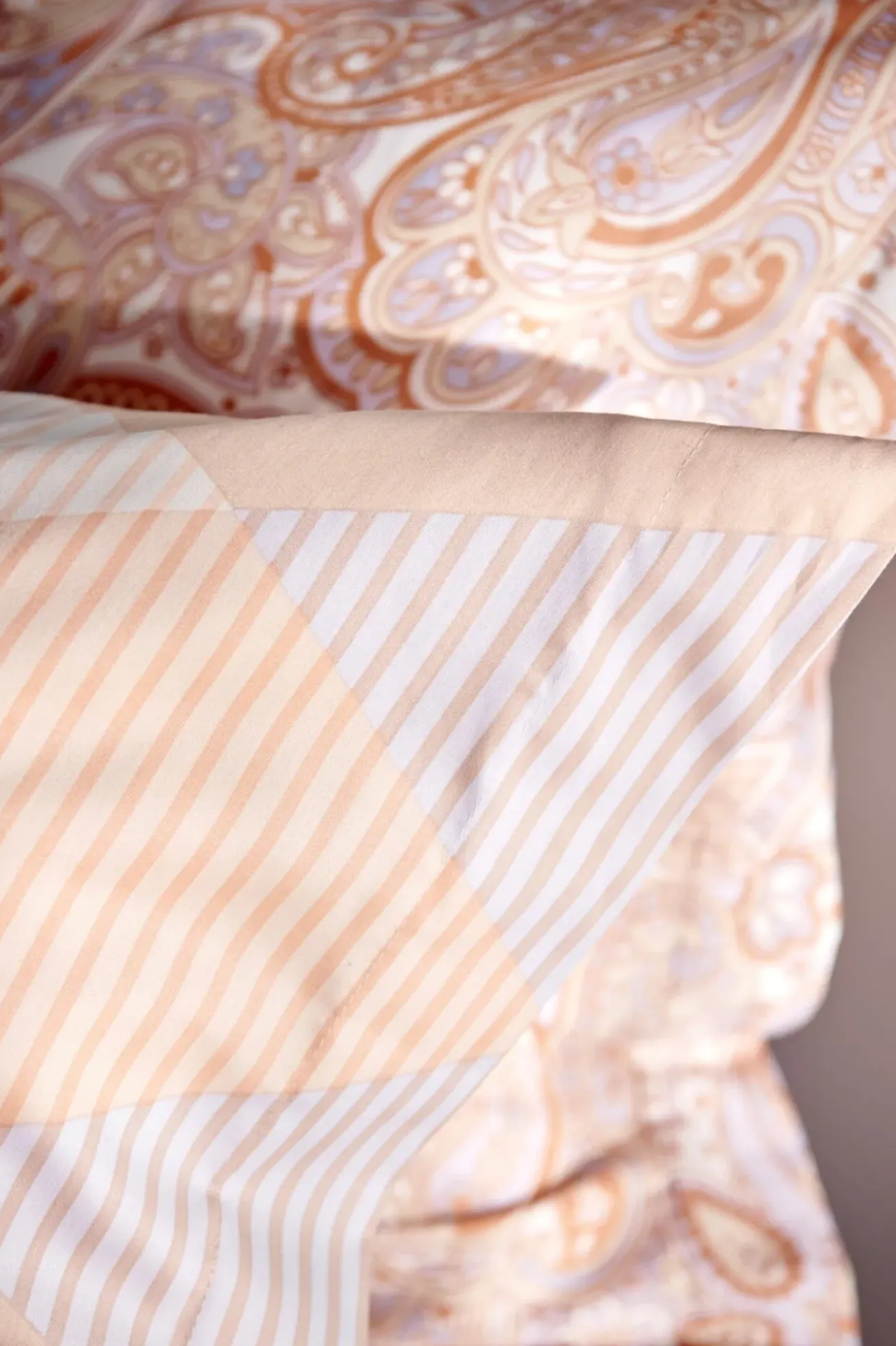 Bath & Living Vandyck Duvet cover GLAZE Apricot Blush 140x220 cm (satin cotton)