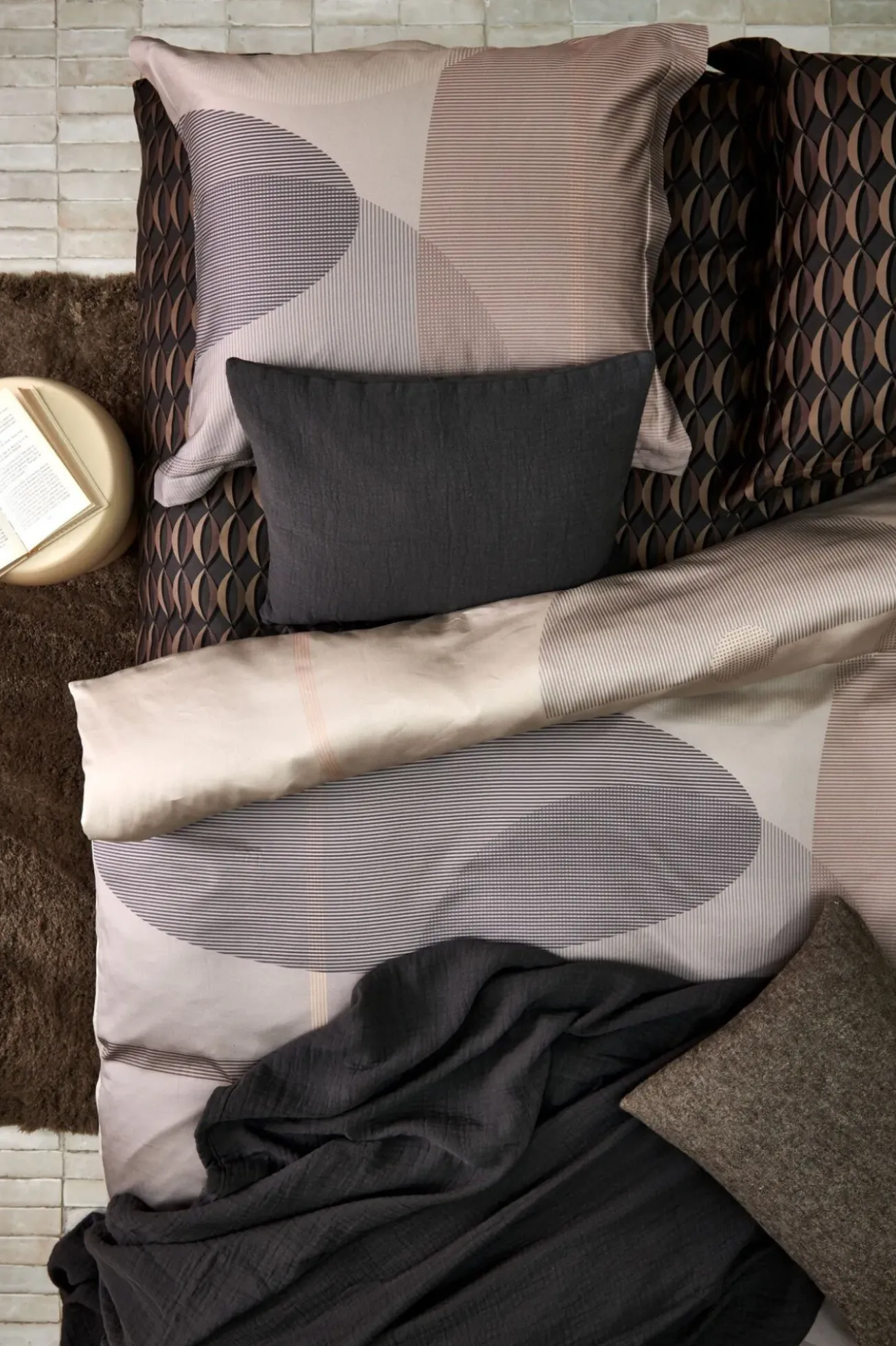 Bath & Living Vandyck Duvet cover MIRACLE Sand 140x220 cm (satin cotton)
