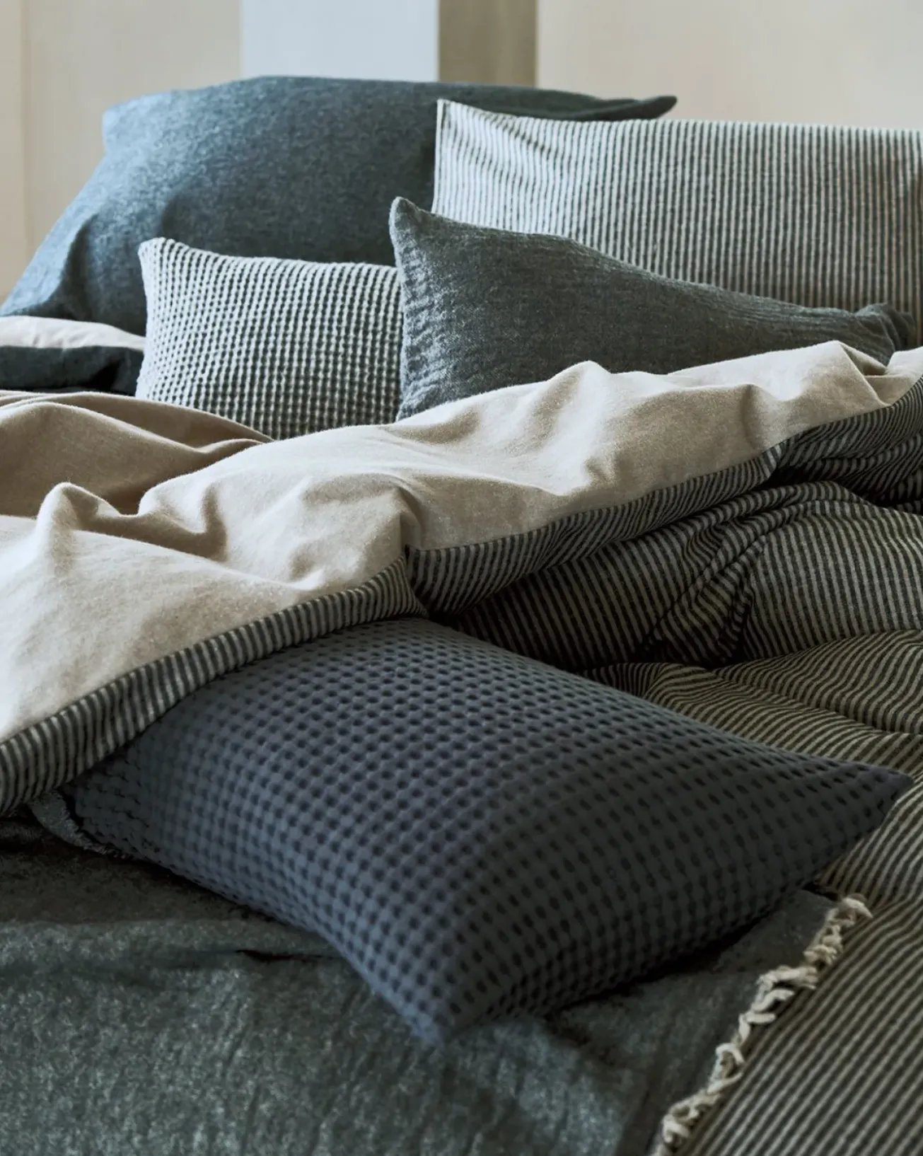 Bath & Living Vandyck HOME Pique waffle blanket 270x250 cm, Off Black