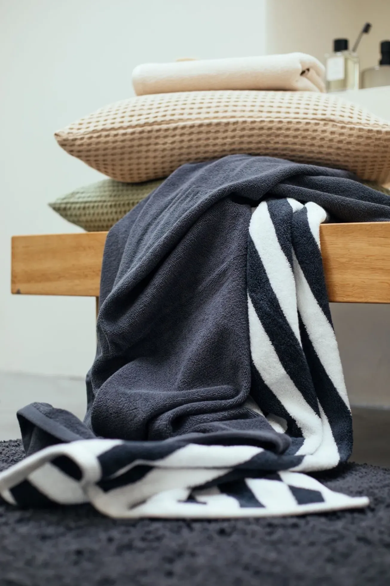 Bath & Living Vandyck Towel VERONA Uni color White-090